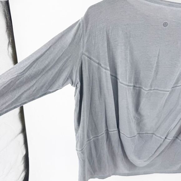 Lululemon Back In Action Long Sleeve IN GREY SIZE 6 YOGA WORKOUT ATHLETIC - Picture 7 of 7